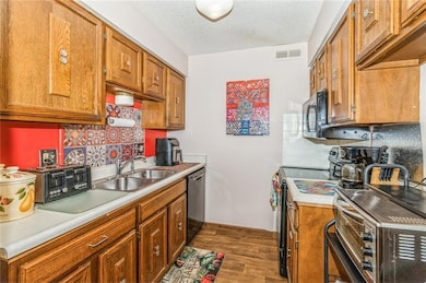 1900 50th St unit 11, Des Moines, IA 50310 - photo 3