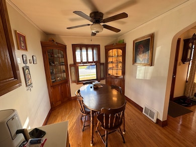 886 E Thacker St, Des Plaines, IL 60016 - photo 5