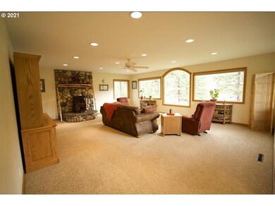 246 Scenic Dr N, Canyon City, OR 97820 - photo 7