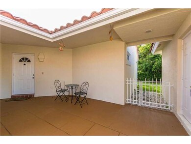 1255 Seagrape Cir, Weston, FL 33326 - photo 3