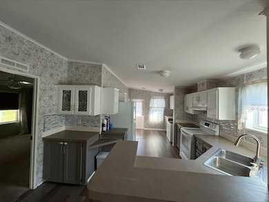 5130 Abc Rd unit 104, Lake Wales, FL 33859 - photo 4