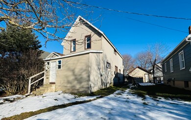 Large enclosed fronch porch