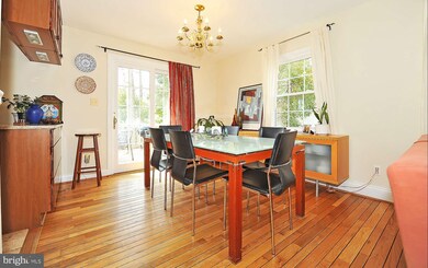 8220 Crown Court Rd, Alexandria, VA 22308 - photo 4