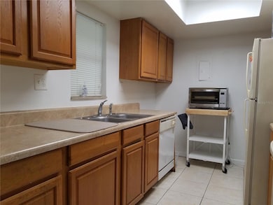 Kitchne left side