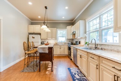 145 3rd Ave E (9)