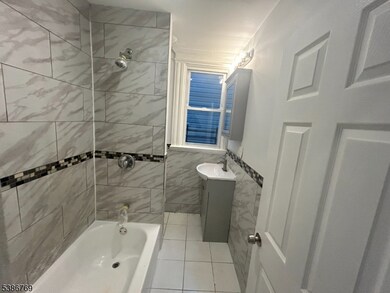 182 Seymour Ave unit 2, Newark, NJ 07108 - photo 3