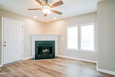 003-photo-living-room-9690810