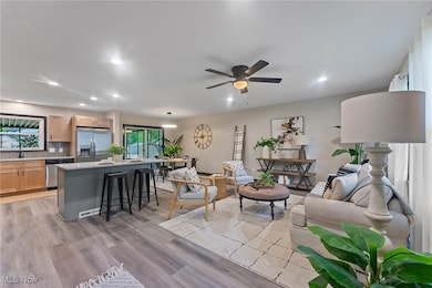 3913 Claridge Dr, Youngstown, OH 44511 - photo 2