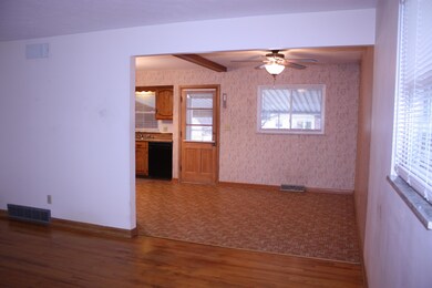Eat in Kitchen area