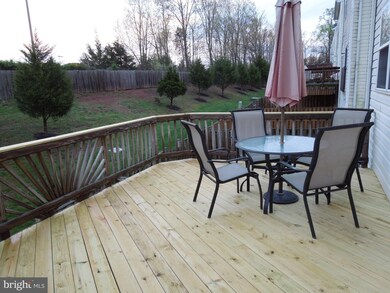 8187 Glade Bank Dr, Manassas, VA 20111 - photo 7