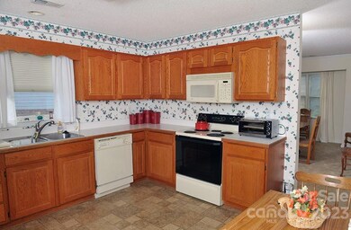 727 Hidden Creek Cir, Salisbury, NC 28147 - photo 7