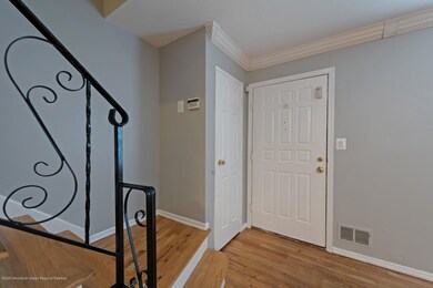 06_05Foyer_mls