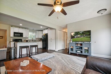 518 W Northrup St, Lansing, MI 48911 - photo 7