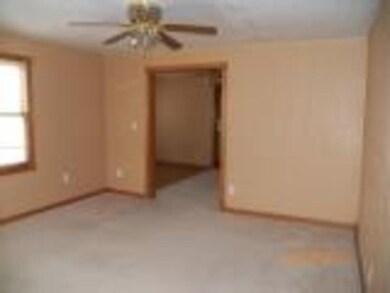 1107 W 6th St S, Newton, IA 50208 - photo 5