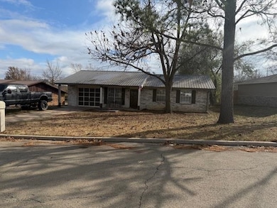 811 Parkview Dr, Cushing, OK 74023 - photo 2