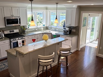 9 Endicott St unit B, Danvers, MA 01923 - photo 6