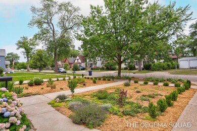 100 E 15th St, Holland-8