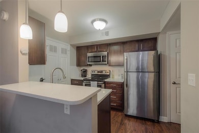 435 W 9th #103 St unit 103, Kansas City, MO 64105 - photo 5