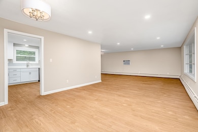 477 Salisbury St, Worcester, MA 01609 - photo 6