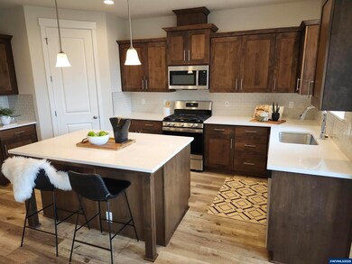 2920 Olympic St, Woodburn, OR 97071 - photo 6