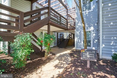 10014 Oakton Terrace Rd, Oakton, VA 22124 - photo 4