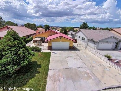 18165 Pahute Ave, Victorville, CA 92395 - photo 4