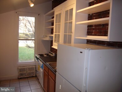306 S Union St unit 4, Kennett Square, PA 19348 - photo 5