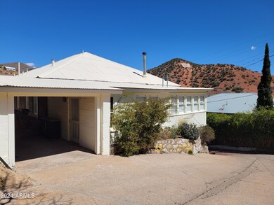 15 Maxfield Ave
