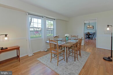 4220 Minstrell Ln, Fairfax, VA 22033 - photo 7