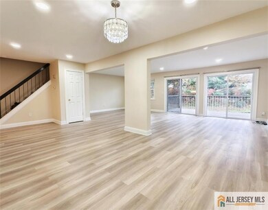 3203 N Oaks Blvd, North Brunswick, NJ 08902 - photo 6