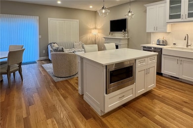 25 Franklin Rd unit 1, East Greenwich, RI 02818 - photo 5