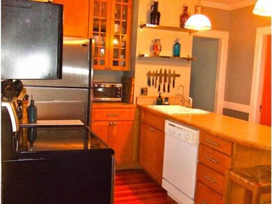 15 Earl Ave unit 2, Newport, RI 02840 - photo 2