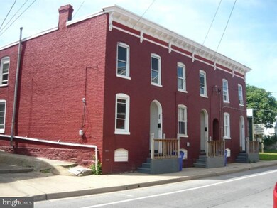 319 Locust 319-321-323 St S, Hagerstown, MD 21740 - photo 3