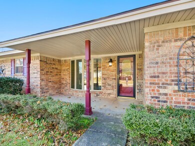 2022 Greenbriar Dr, Gainesville, TX 76240 - photo 2