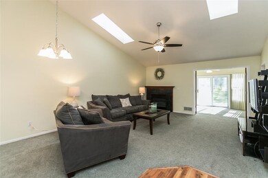 1365 Daleview Dr unit D, Marion, IA 52302 - photo 2