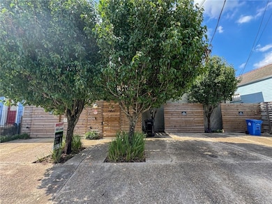 3821 Laurel St unit 4, New Orleans, LA 70115 - photo 2