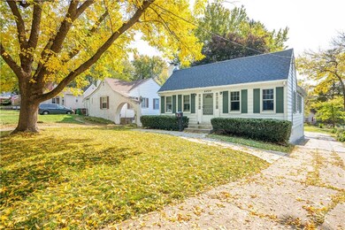 6424 Forest Ct, Windsor Heights, IA 50324 - photo 2