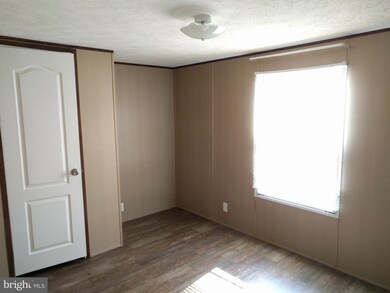 136 Flint Run Ln, Bentonville, VA 22610 - photo 4