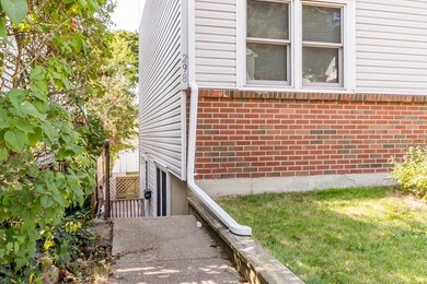 298 Revere St unit B, Winthrop, MA 02152 - photo 3