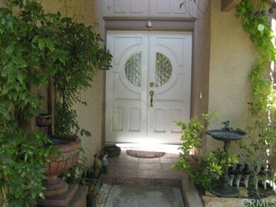 CHARMING FRONT ENTERY