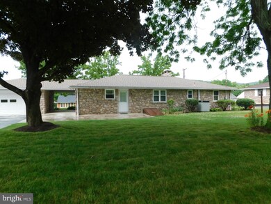 306 Poplar St, Bally, PA 19503 - photo 2