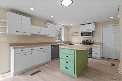 1413 First Rock Rd, Prospect, VA 23960 - photo 7