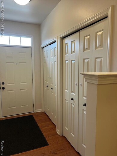 3255 Camden Dr unit 121, Troy, MI 48084 - photo 4