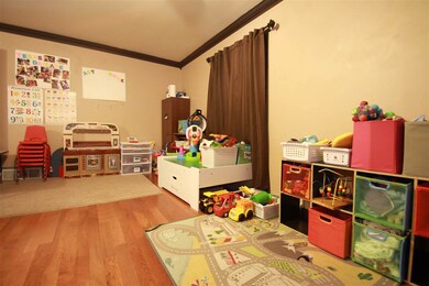 2910 W 9th St, Waterloo, IA 50702 - photo 5