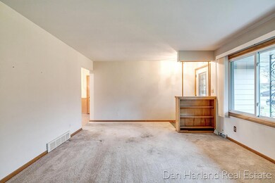 5_2520_Powers_Dan_Harland_Real_Estate