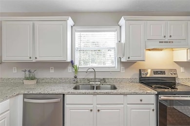 1196 Adah Ct, Lawrenceville, GA 30043 - photo 5