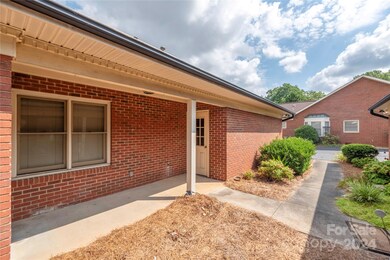 124 N Oakwood Dr unit 124, Statesville, NC 28677 - photo 6
