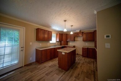 142 Fox Run Dr, Statesville, NC 28625 - photo 7