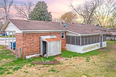 810 W Carson St, Bentonville, AR 72712 - photo 7