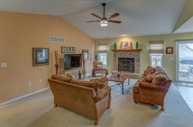 909 Woodland Dr, Maryville, IL 62062 - photo 5